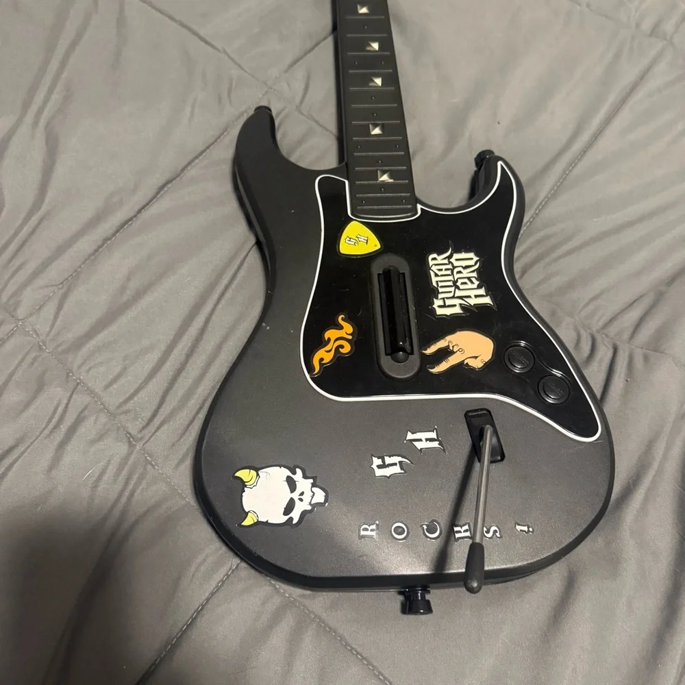 Guitar Hero PS2 Red Octane Wireless Guitar Controller 95119 no dongle WORKS